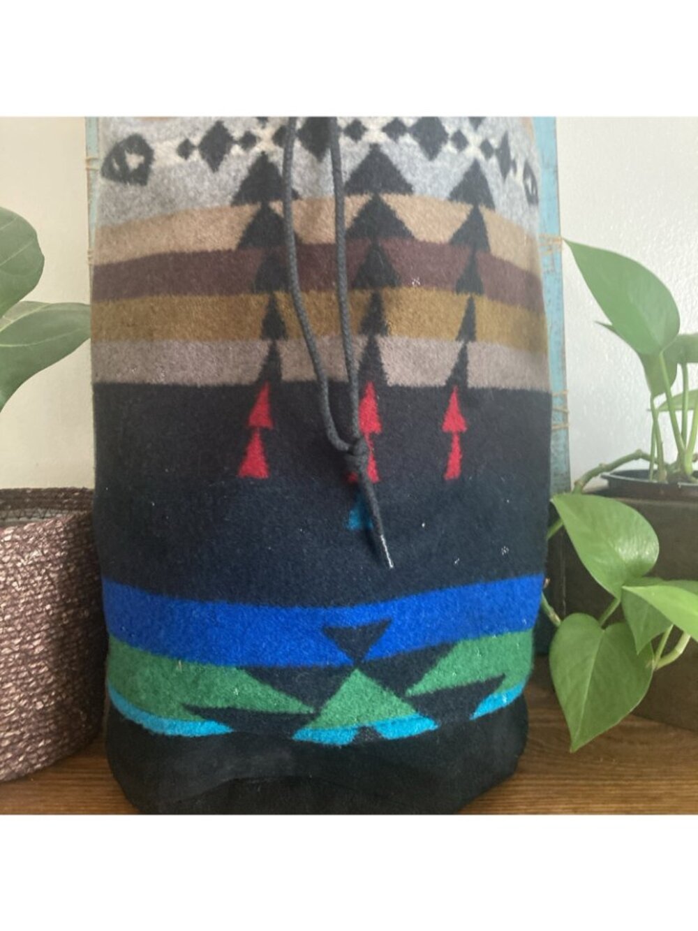 PENDLETON Aztec Print Wool Drawstring Duffle Slingpack - Picture 3 of 16